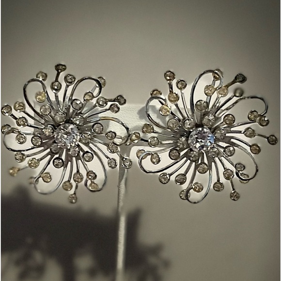 Large Sarah Coventry 1958 Stardust 7687 Clip-on Earrings RARE Signed Silver tone - Picture 3 of 3